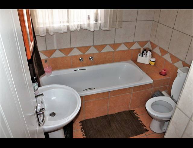 2 BEDROOM APARTMENT SOLD IN THERESAPARK